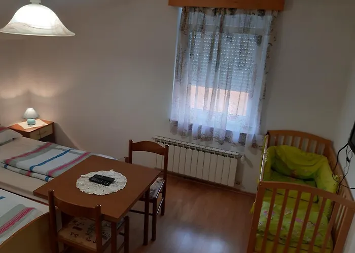 Turisticna Kmetija Siroko مزرعة للإقامة *